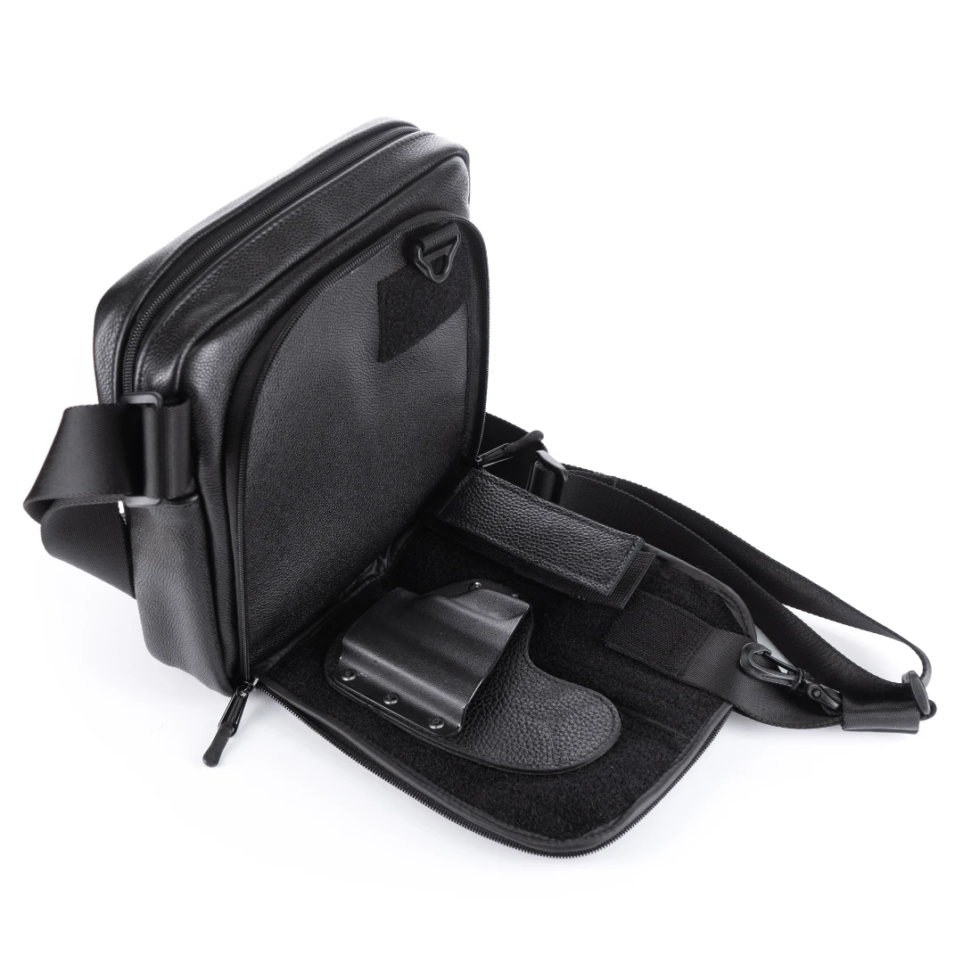 SH-TAC ALPHA Black — внутрішній вигляд з кобурою